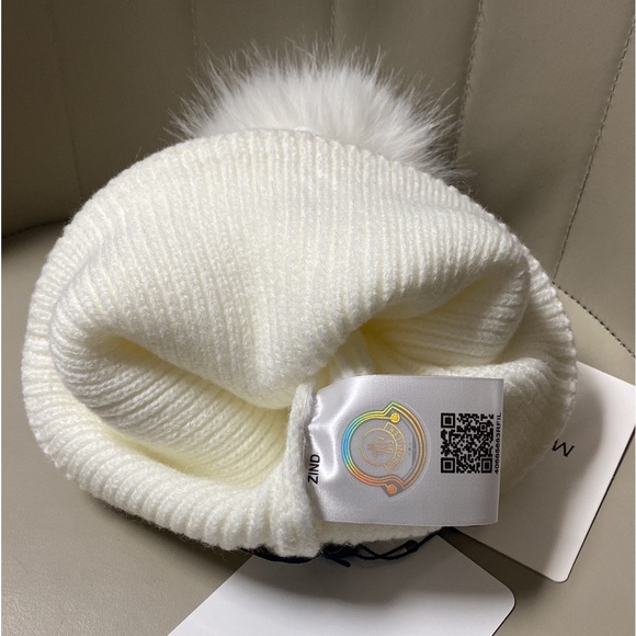 Moncler White Pom-Pom Beanie - Picture 3 of 3